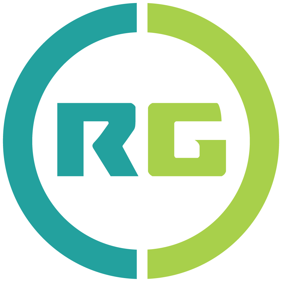Reach Green Logo with a R and G encircled. The circle is a teal blue along with the R while the G is a grass green along with that half of the circle.