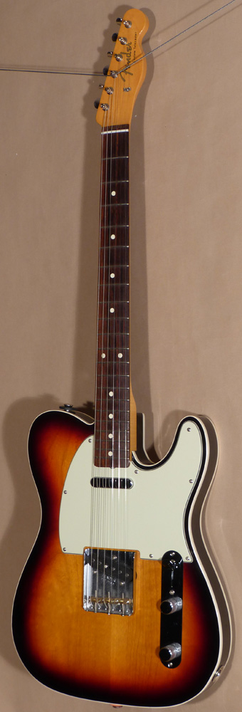 とも Fender USA American Vintage 62 Fender American Vintage '62 Stratocaster 1984 Sunburst – Gilded